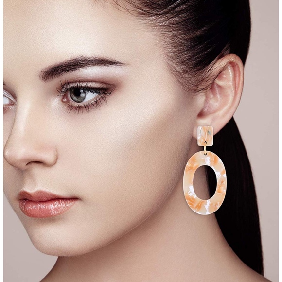 2/$20 BOGO BaubleBar Style Acrylic Drop Earrings - Picture 5 of 7